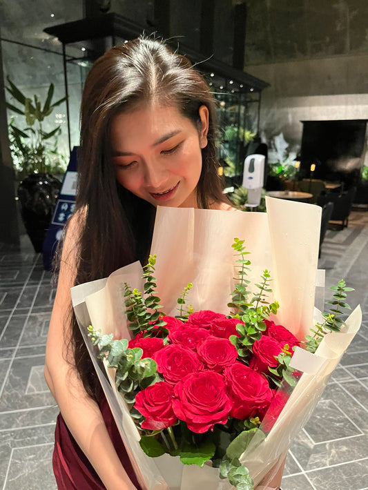 20 Valentine roses x your choice